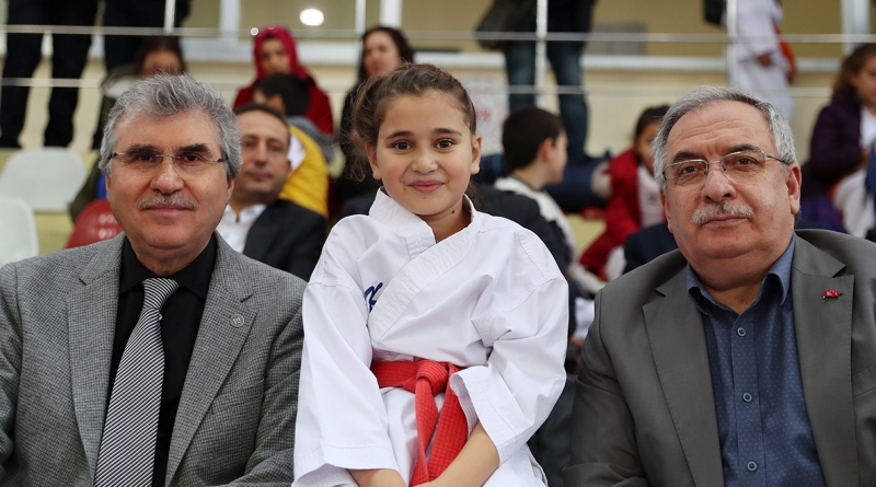 Ekrem Yüce,  Şehit Emniyet Müdürü Ali Gaffar Okkan’ı anma etkinliğine katıldı