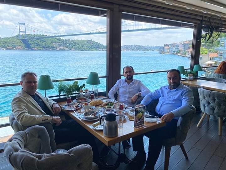 Ünlü İşadamı Uğur Dündar; Dostları Yener ve Candan’ı Nusr’Et’te ağırladı