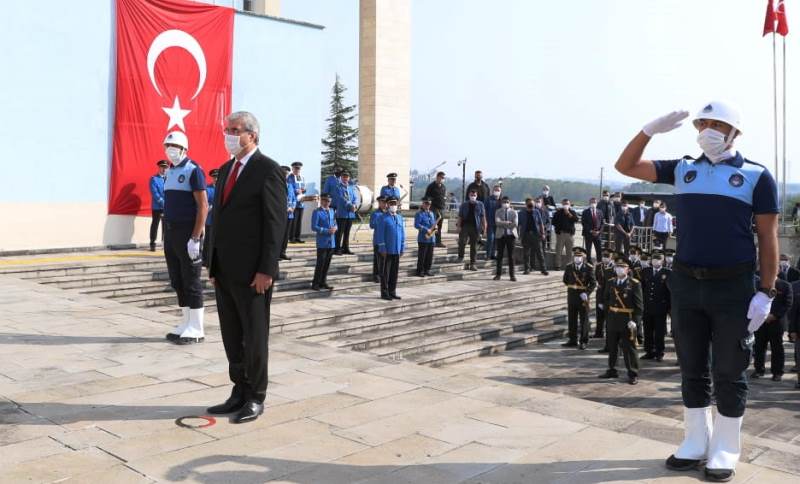 Ekrem YÜCE “Cumhuriyetimizin 97. yılı kutlu olsun”