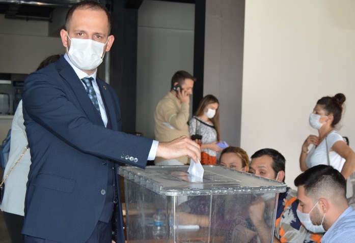 DEVA Sapanca İlçe Başkanı Cemal Kamışoğlu seçildi