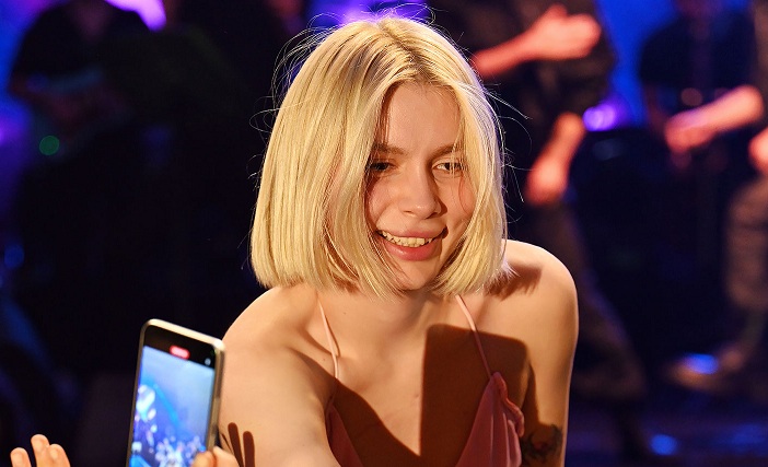 ALEYNA TİLKİ SAHNELERE GERİ DÖNDÜ