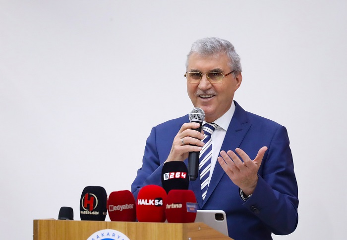 Başkan Ekrem Yüce meclisten seslendi: “Bıkmadan, yorulmadan, ilk günkü aşkla buradayız”