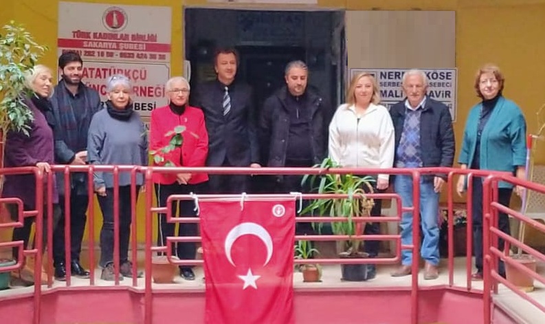 CHP Erenler Belediye başkan adayı Dr. Levent Şener , Türk Kadınlar Birliği ni ziyaret etti .