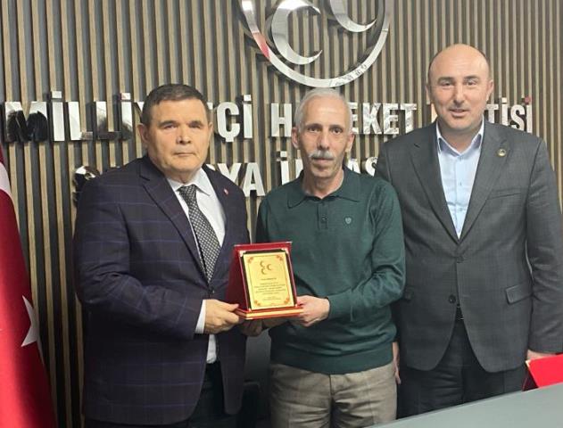 Milliyetçi Hareket Partisi  Adapazarı’ndan meclis üyelerine plaket