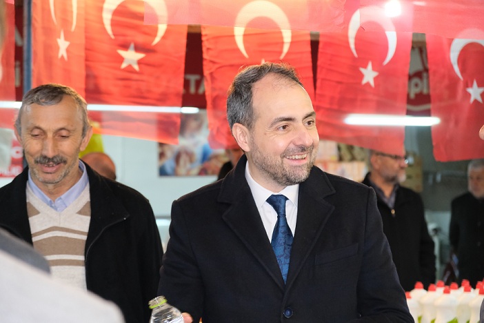 Belediye Başkan adayı Ömer Abdullah Ayhan, Akyazı ilçesinde esnaf ve vatandaş ziyareti gerçekleştirdi. 