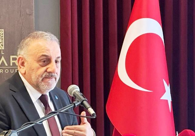 DEVA Partisi Büyükşehir Belediye Başkan Adayı Mehmet Erdoğan sahneye çıkarak projelerini tanıttı