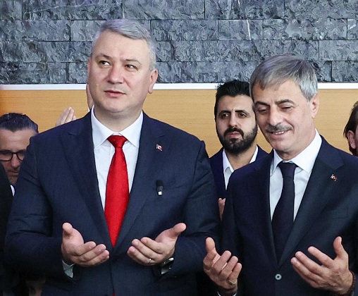 Başkan Alemdar görevi Osman Çelik’e teslim etti