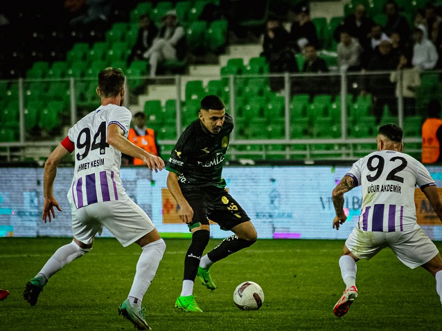 Sakaryaspor sahasında Ankara Keçiörengücünü 2-1  İLE  GEÇTİ