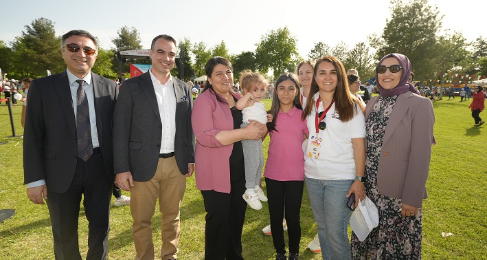 Tüpraş, 23 Nisan Ulusal Egemenlik     ve Çocuk Bayramı’nı  12. Kez Düzenlediği     Çocuk Şenliği ile Kutlad