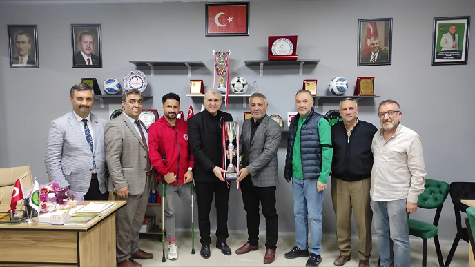 Başkan Ekrem Yüce, sporcularıyla gurur duydu