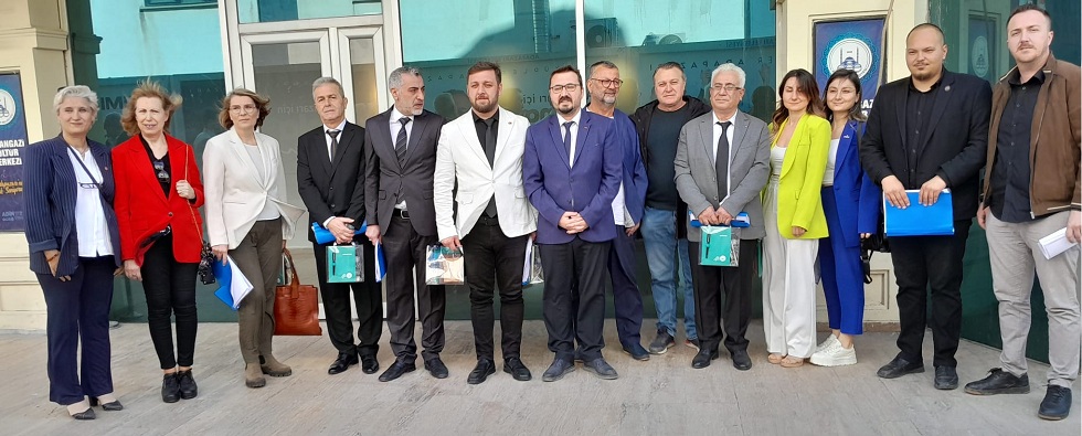 Adapazarı Belediyesinde  Cumhuriyet  Halk Partisi Kendini hissettirdi