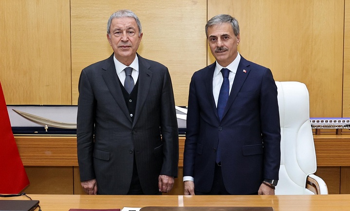 Başkan Alemdar, Hulusi Akar’ı ağırladı “Sakarya’yı Türkiye Yüzyılı hedeflerine ulaştırmak için gayretle çalışacağız”