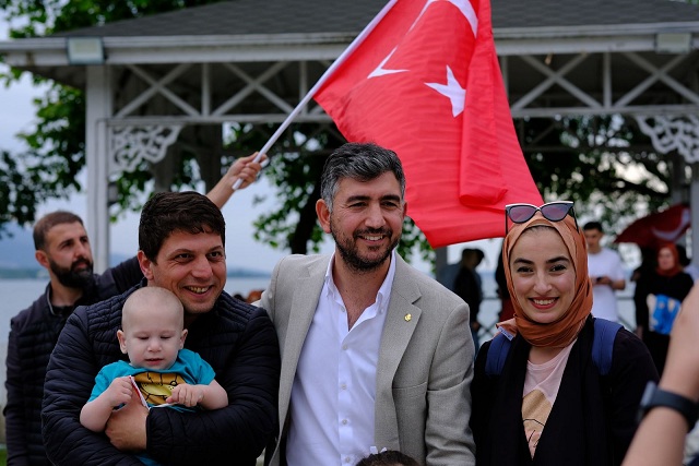 Sapanca Belediyesi 19 Mayıs Atatürk’ü Anma Gençlik ve Spor Bayramı dolayısıyla Uzunkum Park’ta Gençlik Şenliği düzenledi.