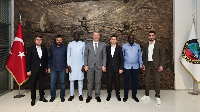 MÜSİAD Sakarya Şube Başkanı Filizfidanoğlu; Senegal Thies Şehri Belediye Başkanı ile Serdivanda