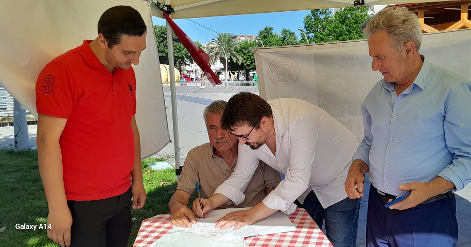 Anıl Özkan  Sakarya Kuvay- ı Milliye Kahramanlarının isimlerinin  Okullara verilmesi İmza Kampanyasına katıldı