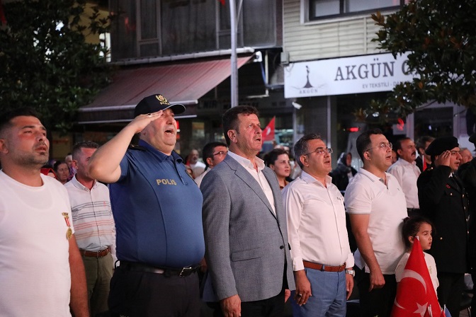 Akyazı 15 Temmuz’da meydanlardaydı