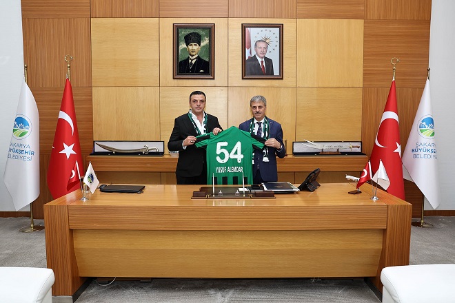 Başkan Alemdar Sakaryaspor’un yeni yönetimini ağırladı