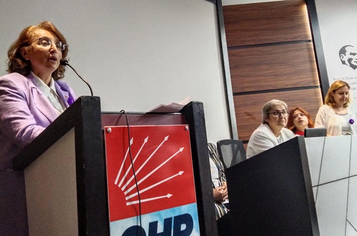 CHP Kadın Kolları’nda Azize Çeroğlu Yeniden Başkan!