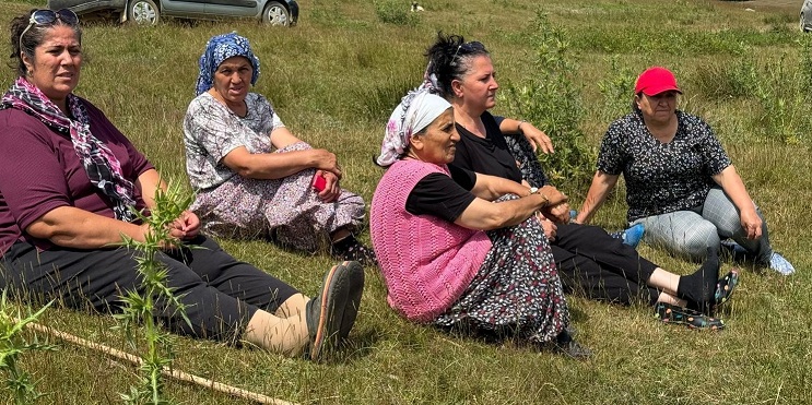 Serkiz Yaylası’nda maden için sondaj yapan sondaj makinesinin çalışmasın 5 köyün muhtarları ve köylüler engelledi.