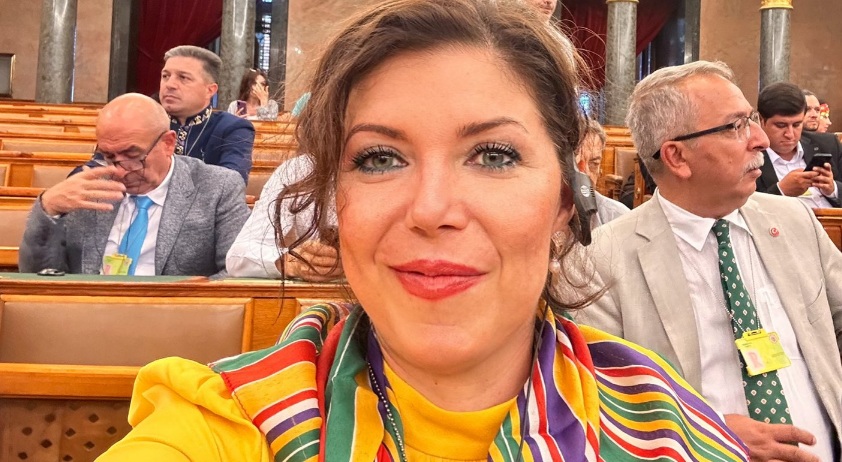 Merkez Partisi Genel Başkanı Pelin Gündeş Bakır ilk resmi ziyaretini  Macaristan Parlamentosu’na gerçekleştirdi.