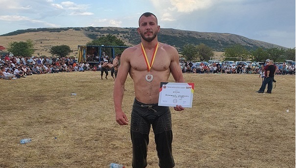 Büyükşehir’in pehlivanları 4 madalyayla göğsümüzü kabarttı