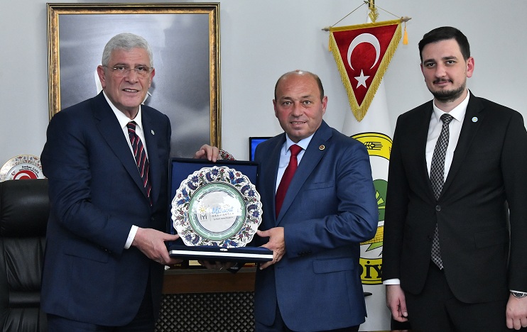 İYİ Parti Genel Başkanı Müsavat Dervişoğlu, Ferizli Belediye Başkanı Ata’yı ziyaret etti