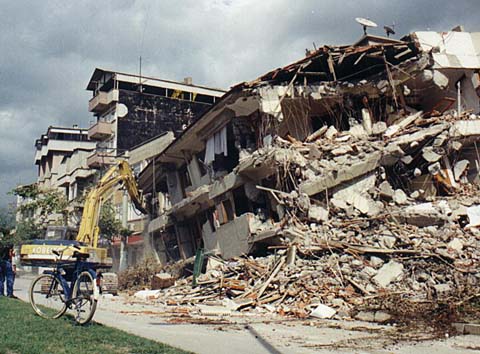 17 AĞUSTOS 1999  DEPREM  GÖRÜNTÜLERİ