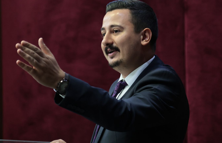 CHP’li Avukat Ahmet Yavuz Özbudak’tan Gölgelik Yönetmeliği Tasarısına Eleştiri: “Hukuki Belirsizlikler Giderilmeli”