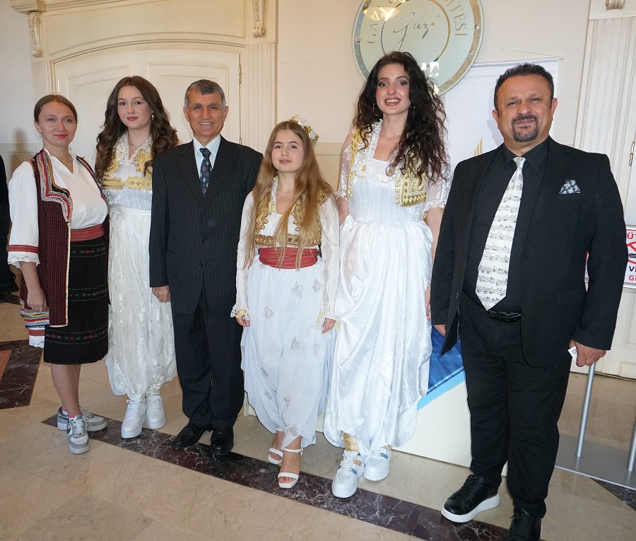 100 YILLIK BİNADA “100 YILLIK AYRILIK” BELGESELİ…