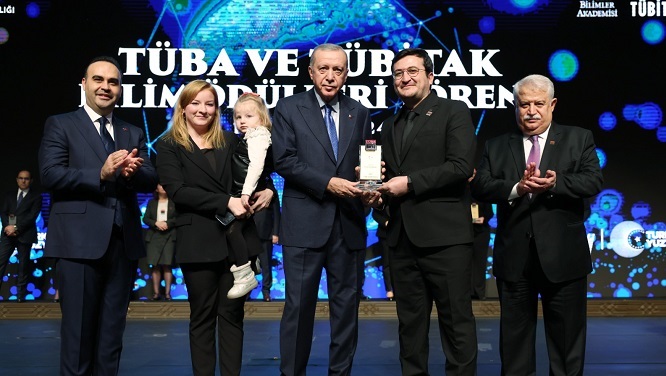 Sakarya Üniversitesine TÜBA-Üstün Başarılı Genç Bilim İnsanı Ödülü