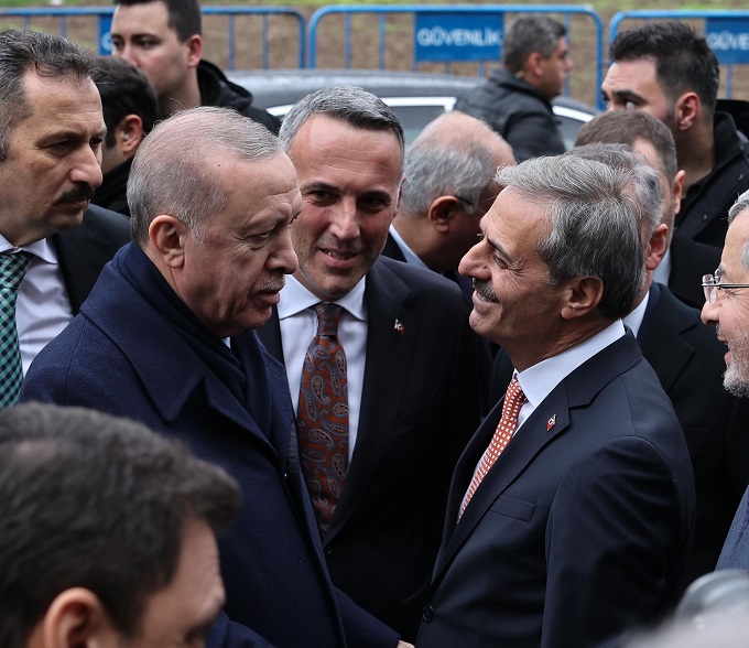 Başkan Yusuf Alemdar, AK Parti İl Kongresi’nde  konuştu