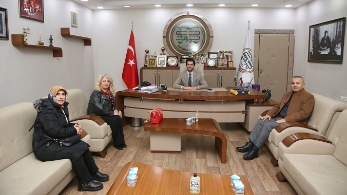 Gönül Elçileri Sosyal Yardımlaşma Derneği'nden Sakarya Barosuna anlamlı ziyaret