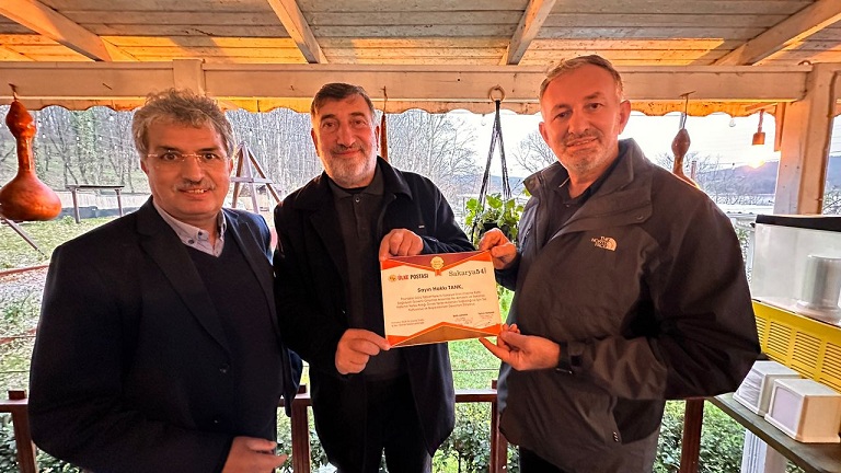 Poyrazlar Gölü Tabiat Parkı İşletmecisi HAKKI TANK’a  ÇEVRE DOSTU Ödülü verildi