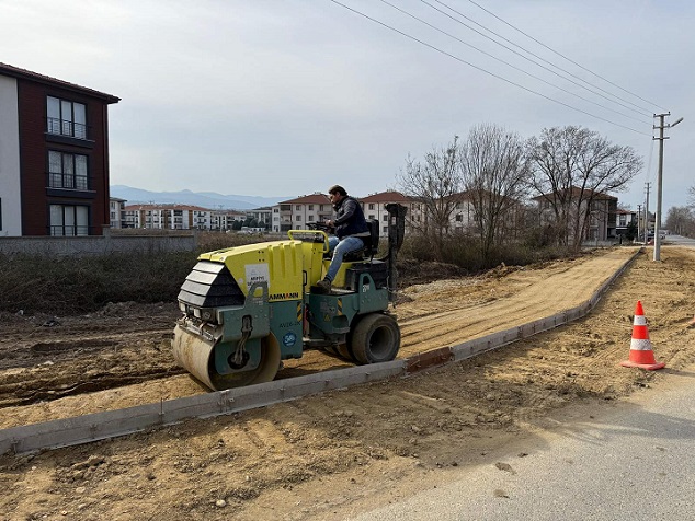 Sağlık Caddesinde Altyapı ve Kaldırım Çalışmalarını Hızlandı