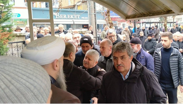 Recayi Çapoğlu ve Recep Çapoğlu’nun annesi, merhum İlyas Çapoğlu’nun eşi Makbule Çapoğlu son yolculuğa uğurlandı