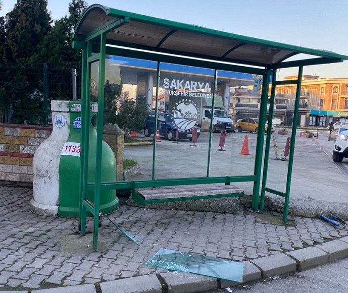 Büyükşehir’den yolcu duraklarına zarar veren kişiler için açıklama
