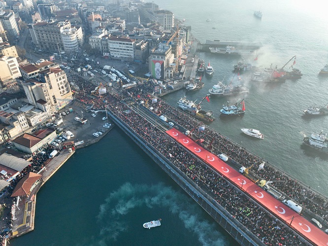 SAKARYA’DAN GALATA KÖPRÜSÜ’NE 3000 KİŞİ