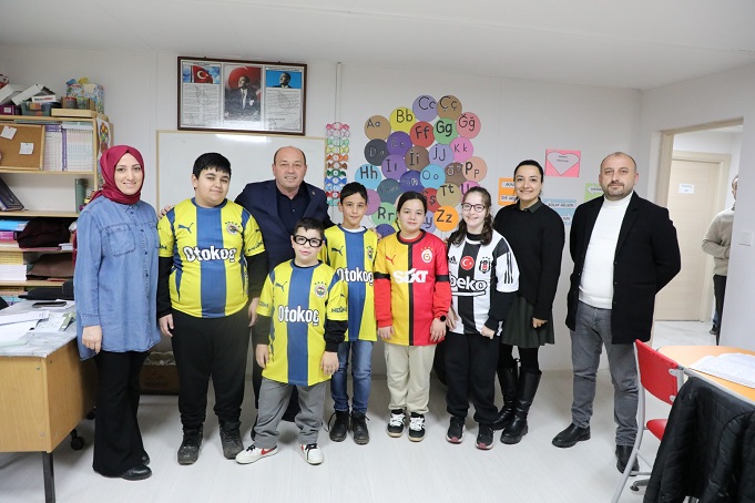 Başkan Ata’dan Özel Eğitim Sınıflarına Anlamlı Ziyaret
