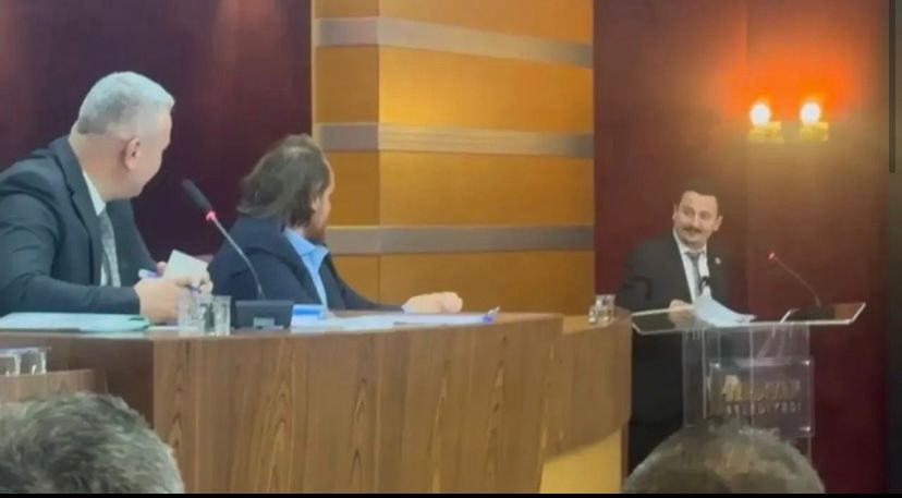 Serdivan Belediye Meclisinde Gerginlik!