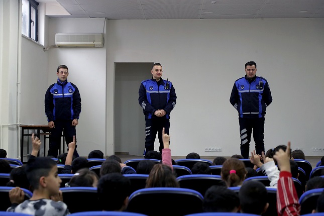 Büyükşehir zabıtasından okullarda  trafik eğitimi