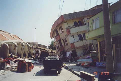 İstanbul’da  beklenen  deprem  endişe  yaratıyor…