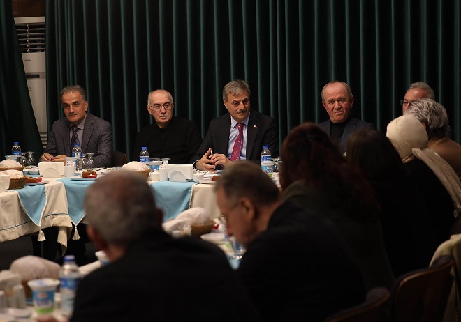 Büyükşehir Belediye Başkanı Yusuf Alemdar, çeşitli alanlarda çalışan, şehre hizmet sunan isimlerle Sakarya’yı konuştu