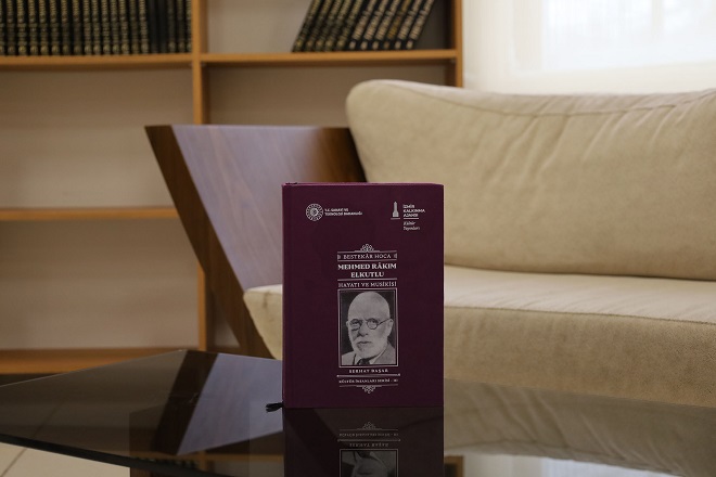 Büyükşehir sanatçısından geçmişi geleceğe bağlayan yapıt