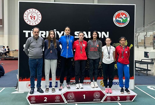 Büyükşehir’in atletleri Bursa’daki şampiyonada Sakarya’ya gurur yaşattı