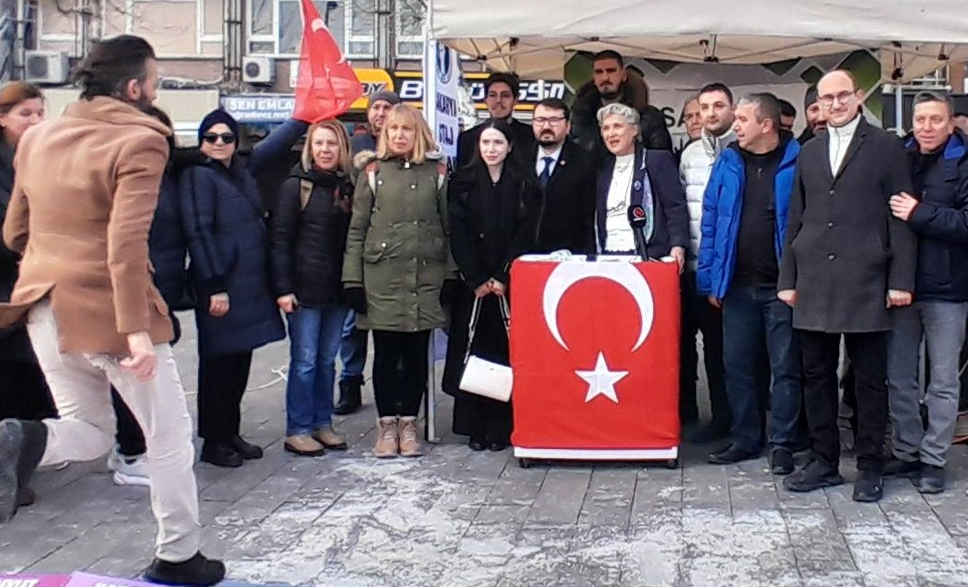 Staj ve çıraklık mağdurları adalet istiyor: “Yaşıtlarımız oyun oynarken biz sanayilerdeydik”