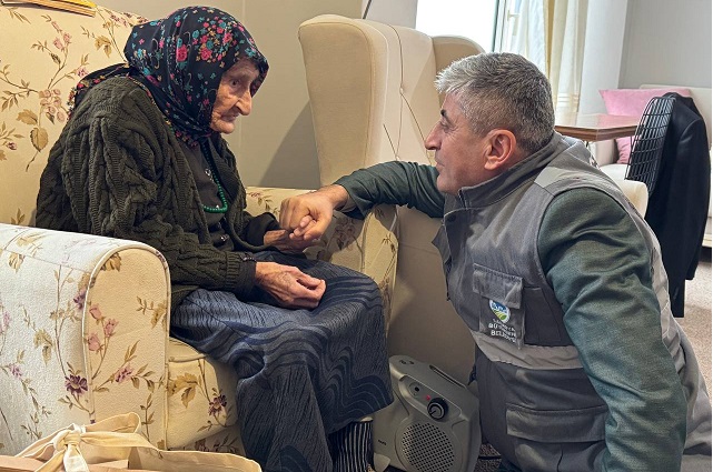 Büyükşehir depremzedeleri unutmadı