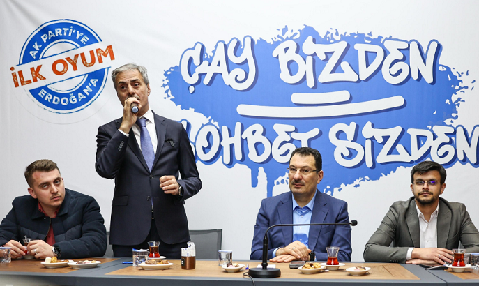 Gençlerden “Çay Bizden, Sohbet Sizden” Programına Büyük İlgi