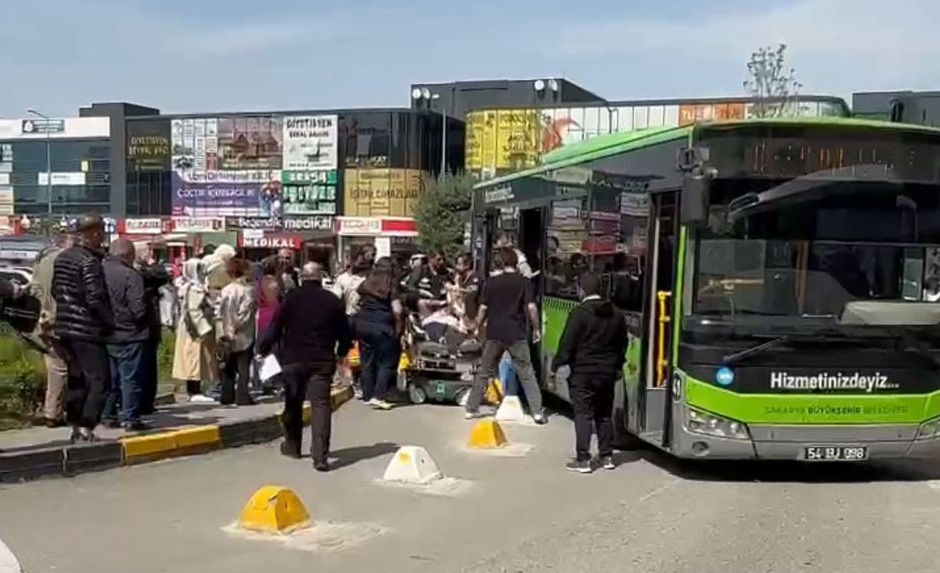 Otobüste hastalanan yolcuyu hattından çıkıp hastaneye yetiştirdi