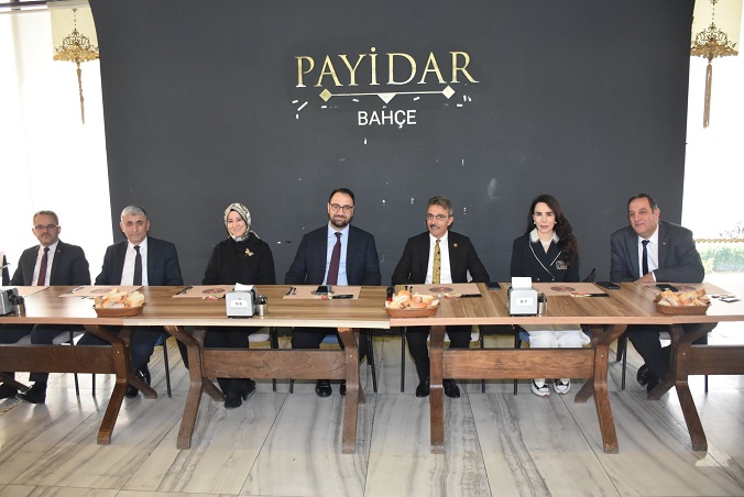 BAŞKAN ŞENOL DİNÇ KÜLTÜR VE SOSYAL İŞLER MÜDÜRLERİNİ MİSAFİR ETTİ