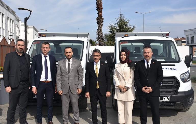 ERENLER SOKAKLARINDA 2 YENİ ÇÖP TAKSİ